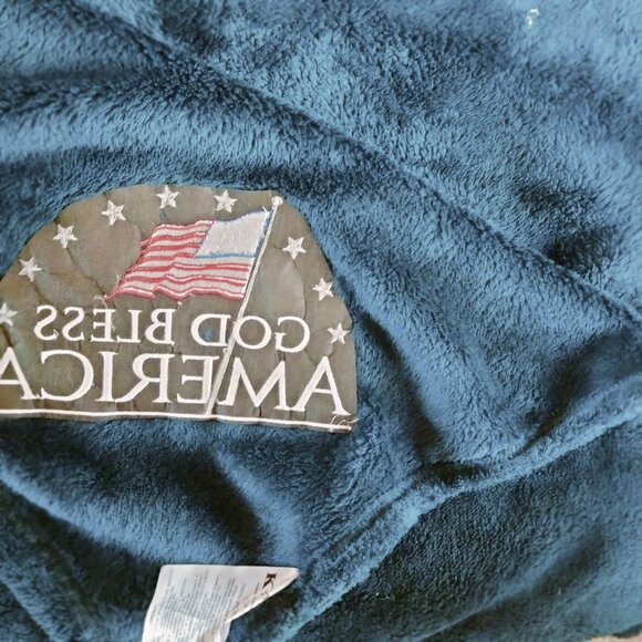 Kanata Blue Fleece Blanket God Bless America Patriotic Throw Toss Case - Picture 5 of 6